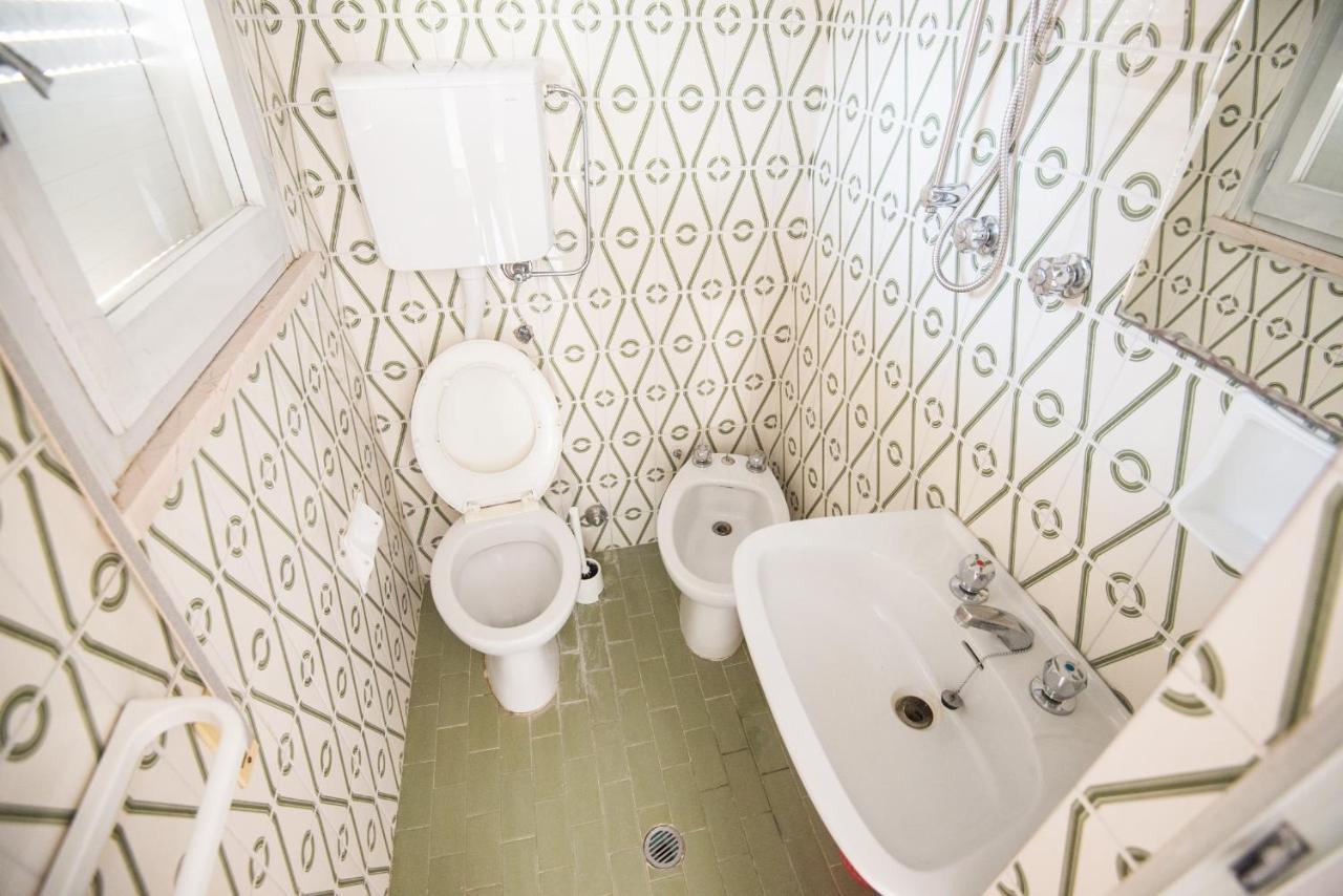 Hotel Avenusta Viserba Di Rimini Buitenkant foto